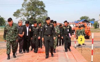 ผบ.ทสส.เยี่ยมชมเครื่องวางสะพานแบบเร่งด่วนช่วยเหลือ ปชช. หลังเกิดภัยพิบัติ