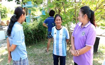 สาวใหญ่กราบวอนคนใจร้ายหยุดวางยาหมา-แมว ตร.นครปฐมลงพื้นที่หาเบาะแส