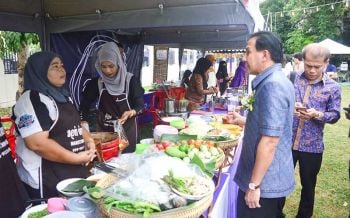 เปิดแล้ว \'ตลาดนัดของดีนราฯ\' ส่งเสริมผลิตภัณฑ์ชุมชนท่องเที่ยว