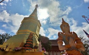 ‘สวนนงนุช’พัทยาทอดกฐินสามัคคีสร้างรูปหล่อ‘ครูบาศรีวิชัย’ติดไฟส่องสว่างนับล้านบาท