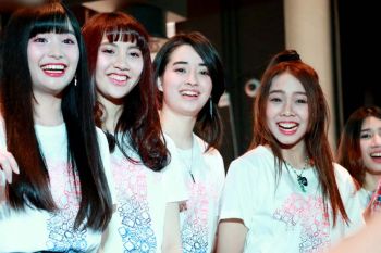 โอตะ โอชิ บันเทิงเริงใจ  งานครบรอบ 1 ปี วง ‘สเวทซิกซ์ทีน’