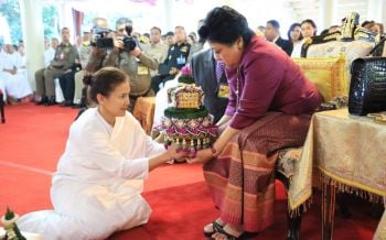 \'คุณน้ำผึ้ง\'กราบทูลลา\'พระองค์โสมฯ\' ออกบวชเนกขัมมจาริณีที่วัดป่าเมืองอุดร