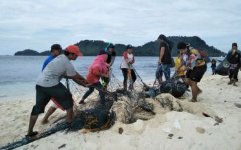 จิตอาสาทั่วไทยลง\'อุทยานฯเกาะตะรุเตา\'เก็บขยะตามหาดดัง ก่อนเปิดฤดูกาลท่องเที่ยวเมืองสตูล