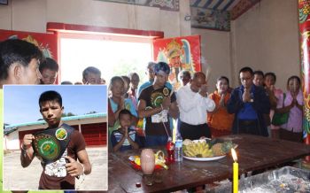 นักมวย\'แชมป์ปูนเสือคนที่18\'ทำพิธีแก้บนเจ้าพ่อหลวงหาญเพื่อความสิริมงคล