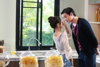 เปิดฉากน่ารัก แฟนๆ ฟินจิกหมอน คู่ พระนาง \'เพื่อน – สายไหม\'และ\'ปีเตอร์-ออม\'
