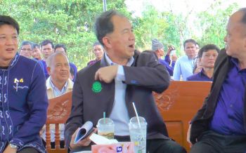 กฤษฏาของขึ้น! ลุยตรวจ‘ถนนยางพารา’นครพนม จนท.แจงไม่เคลียร์ โทร.ไล่บี้อธิบดี