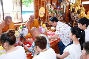 ‘หนุ่ม-สันติสุข’ ยกทีมสร้างบุญ