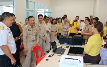 พังงาเปิดศูนย์บริการเบ็ดเสร็จแก้ปัญหาขาดแคลนแรงงานเรือประมง