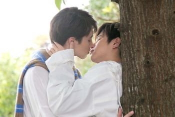 ‘มีน-แปลน’ โชว์เลิฟซีนจูบจริง!!