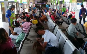 ขนส่งบุรีรัมย์เนืองแน่น ตรวจเข้มสารเสพติด-แอลกอฮอล์คนขับรถโดยสาร