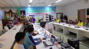 ลูกอีสาน\'นครพนม\'สำนึกบ้านเกิดจัดวิ่งมาราธอนฝ่าลมหนาว ซื้ออุปกรณ์ทางการแพทย์