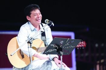 Star Retro : ชีวิตลิขิตเพลง ‘สุรักษ์ สุขเสวี’  ยึดวิถีลุ่มๆ ดอนๆ แต่เปี่ยมสุข!!