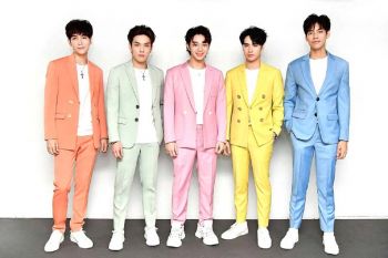 5 หนุ่ม SBFIVE เปิดตัว MV สปาร์ค