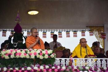 ศิษย์หลั่งไหลร่วมพิธีพุทธมณฑลสืบชะตาหลวงอายุวัฒนมงคล \'พระครูบาบุญชุ่ม\'