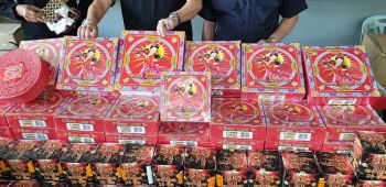 ศุลกากรอรัญฯสกัดจับพลุ-ประทัดเถื่อน ยึดของกลางกว่า6หมื่นนัด