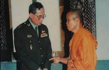 \'หลวงพ่อคูณ\' บรรยายธรรมสอนศิษย์-สาธุชนถ้ารัก \'ในหลวง\' อย่าทำชั่ว