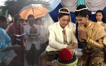 \'สาวหล่อ\'เจ้าของฟาร์มโคขุนยกขันหมากวิวาห์\'แฟนสาว\' พิสูจน์รัก13ปีเสมอต้นเสมอปลาย!