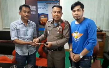 หนุ่มช่างตัดผมน้ำใจงาม! เจอสร้อยข้อมือทอง2บาท โพสต์เฟสบุ๊กตามหาเจ้าของ