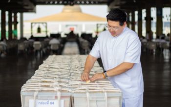 ‘ธรรมกาย’ปิดทองกล่อง‘ใบอนุโมทนาบัตร’ แสดงความเป็นเจ้าของบุญทุกอาคารเขต2พันไร่