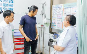 ยิ่งกว่าฮีโร่! \'ตูน\'ควักเงินส่วนตัว3แสน ซื้อ\'เครื่องปั้มหัวใจ\'ให้รพ.สระใคร