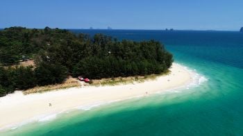 \'จ๊อบ นิธิ\'ชวนเที่ยวเกาะลึกลับ \'บุโหลนเล\'สมบัติแห่งสตูล