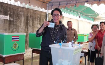 \'พี่เบิร์ด\'ใช้สิทธิเลือกตั้ง!เผยอยากได้\'ผู้นำ\'ใจกว้าง-รักทุกอย่างที่เป็นไทย