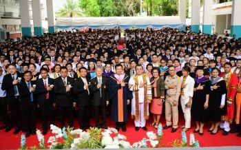 เลขาธิการกอศ. มอบประกาศนียบัตรผู้สำเร็จการศึกษา\'วอศ.ภูเก็ต\'