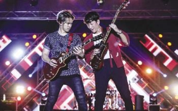 ‘พล+สุ่ม’ วงแคลช  ดนตรีคือ หัวใจ/กีฬาคือ ชีวิต
