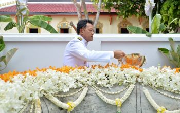 พิธีพลีกรรมตักน้ำศักดิ์สิทธิ์ 6 แห่งเมืองคอนมากที่สุดในประเทศ
