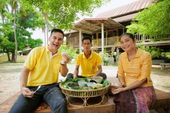 เยือนถิ่นแดนนักปราชญ์\'ม่วนคัก ฮักI SAN\' กับฝรั่งหัวใจไทย\'แดเนียล เฟรเซอร์\'