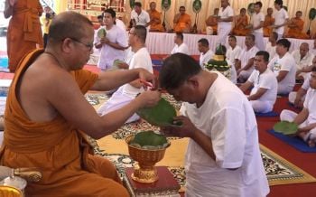 สงขลาประกอบพิธีปลงผมนาคผู้ร่วมโครงการบรรพชาอุปสมบทเฉลิมพระเกียรติ