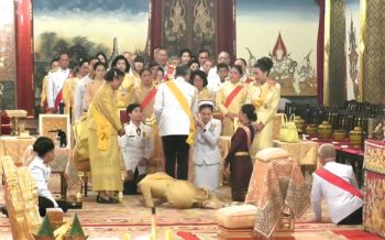 ปีติ! \'สมเด็จพระราชินี\'ทรงกราบ\'สมเด็จพระเทพฯ-เจ้าฟ้าจุฬาภรณ์\'