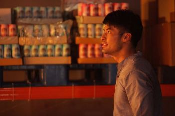 ‘บอย-กบ’ วิ่งหนีตาย  ฝ่ากองไฟจากน้ำมือ ‘อั้ม’