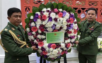 \'ผบ.ทสส.\'เมียนมาส่งพวงหรีด คารวะศพ\'ป๋าเปรม\'ในฐานะพ่อบุญธรรม