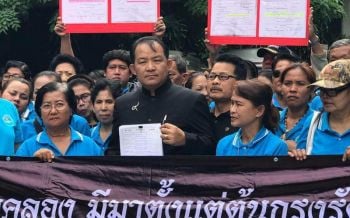 ‘ศรีสุวรรณ’ร้องเอาผิดผู้รับเหมาสร้างเขื่อนฯ-บ้านมั่นคงทิ้งขยะลงคลองลาดพร้าว