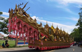 \'ตูมใหญ่\' จัดงานบุญบั้งไฟสืบสานประเพณีอีสาน สุดอลังการ