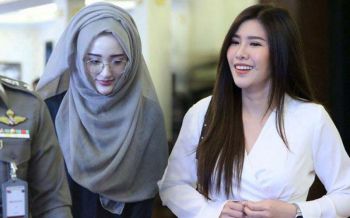 ‘ฝ้ายแอมฟายน์-ไซร่า’ เข้ารับทราบข้อหา คดีรีวิว‘เมจิกสกิน’
