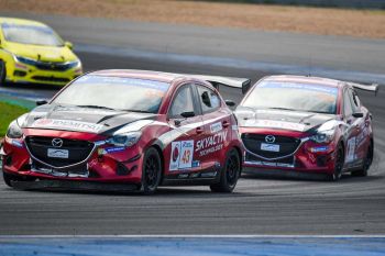 Mazda Innovation Motorsport คว้าอันดับหนึ่งประเภททีม