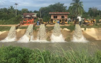 กรมชลฯเร่งสูบน้ำช่วยพื้นที่ปลาย‘คลองมะขามเฒ่า-อู่ทอง’ น้ำลดจากฝนทิ้งช่วง
