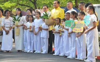 ‘บิ๊กตู่’ชวนปชช.ร่วมแห่เทียนเข้าพรรษาทำบุญชาตินี้ไม่ต้องหวังชาติหน้า