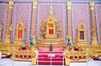 ‘ชมรมผู้รู้คุณแผ่นดิน’ เยือนศูนย์ศิลปาชีพเกาะเกิด  และชมงานศิลปะชิ้นเอกของโขนศิลปาชีพ ยิ่งใหญ่และงดงาม