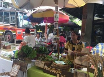 ตะลอนเที่ยว : โหล่งฮิมคาว ตลาดบ้านๆ แต่ของทุกอย่างล้วนเต็มไปด้วยดีไซน์และด้วยใจ