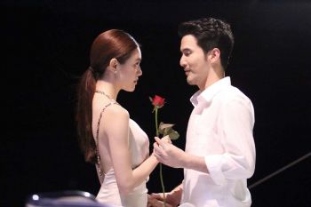 ‘เกรซ’ควง‘ธีร์’ดินเนอร์สุดหวานบนเรือยอชต์