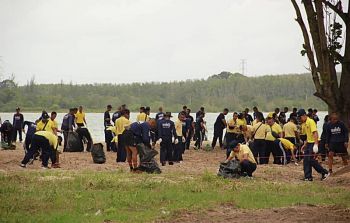ทร.ภ.3 จัดกิจกรรมทำความสะอาด เก็บขยะ เศษไม้ ถุงพลาสติก ชายหาดในพื้นที่ภูเก็ต