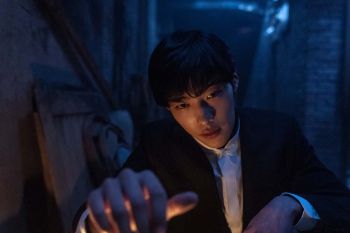 เปิดโลกของจอมมาร\'อูโดฮวาน\'ในคราบนักบวชปีศาจสุดลึกลับ  ร้ายจัดเต็มใช้มนต์ดำในThe Divine Fury