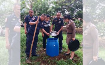 ฝากฝัง!!!‘ตม.เพชรบูรณ์’รักษ์โลก ฝังถังย่อยเศษอาหาร แยกขยะอินทรีย์