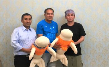 \'ปู พงษ์สิทธิ์\'ร่วมอุดหนุน!  ซื้อ\'มาเรียม\'ตุ๊กตาลูกพะยูนน้อย สมทบกองทุนสวัสดิการ