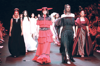 9 โชว์สุดตระการตาจากดีไซเนอร์ชั้นนำของไทย  ELLE Fashion Week Fall/Winter 2019