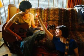 คาโดวากิ มุกิ X โคมัตสึ นานะ  สองสาวเปิดใจพูดถึงบทบาทที่ได้รับใน Farewell Song