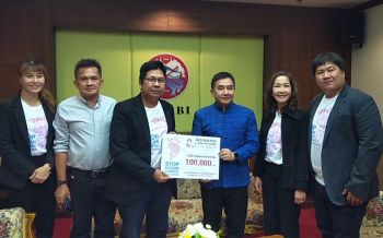กระบี่รับมอบเงิน1แสนจากการขายเสื้อ\'เรารักมาเรียม\'นำไปใช้อนุรักษ์สัตว์ทะเลหายาก